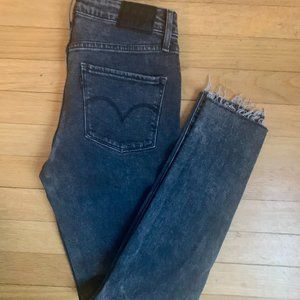 Levi 721 High Rise Skinny Black Jeans